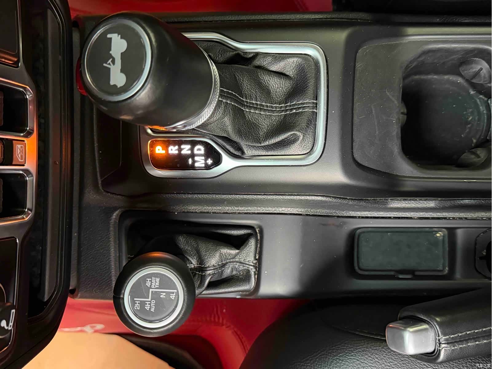 Jeep Wrangler, 2024 11