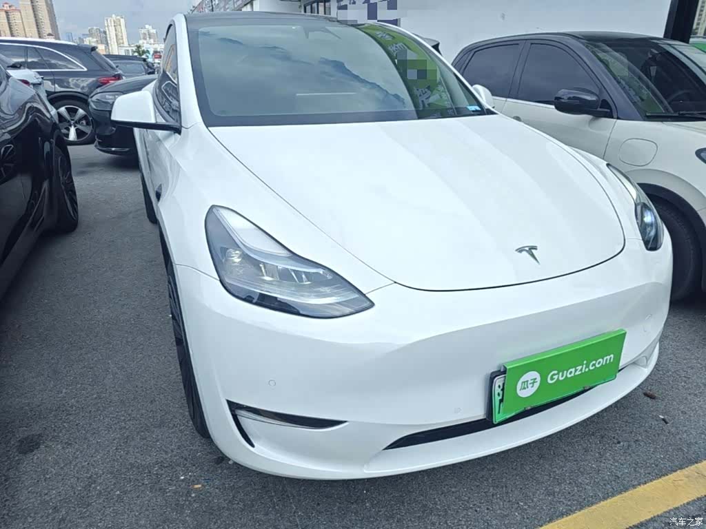 Tesla Model Y, 2023 4