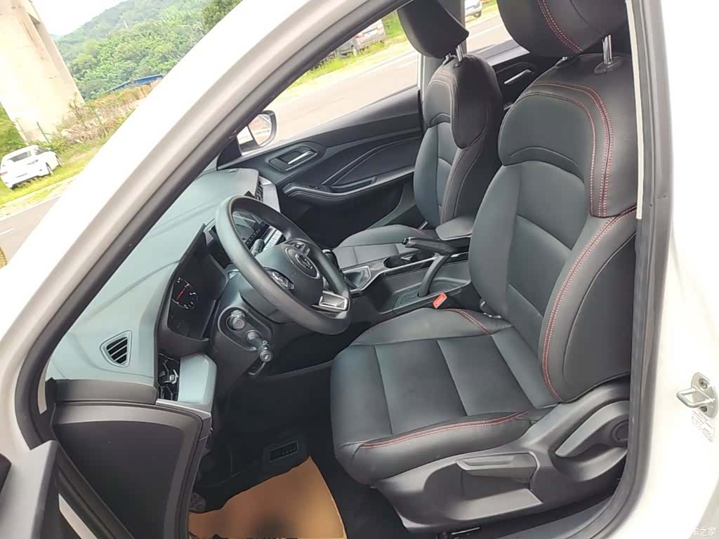 MG MG5, 2023 15