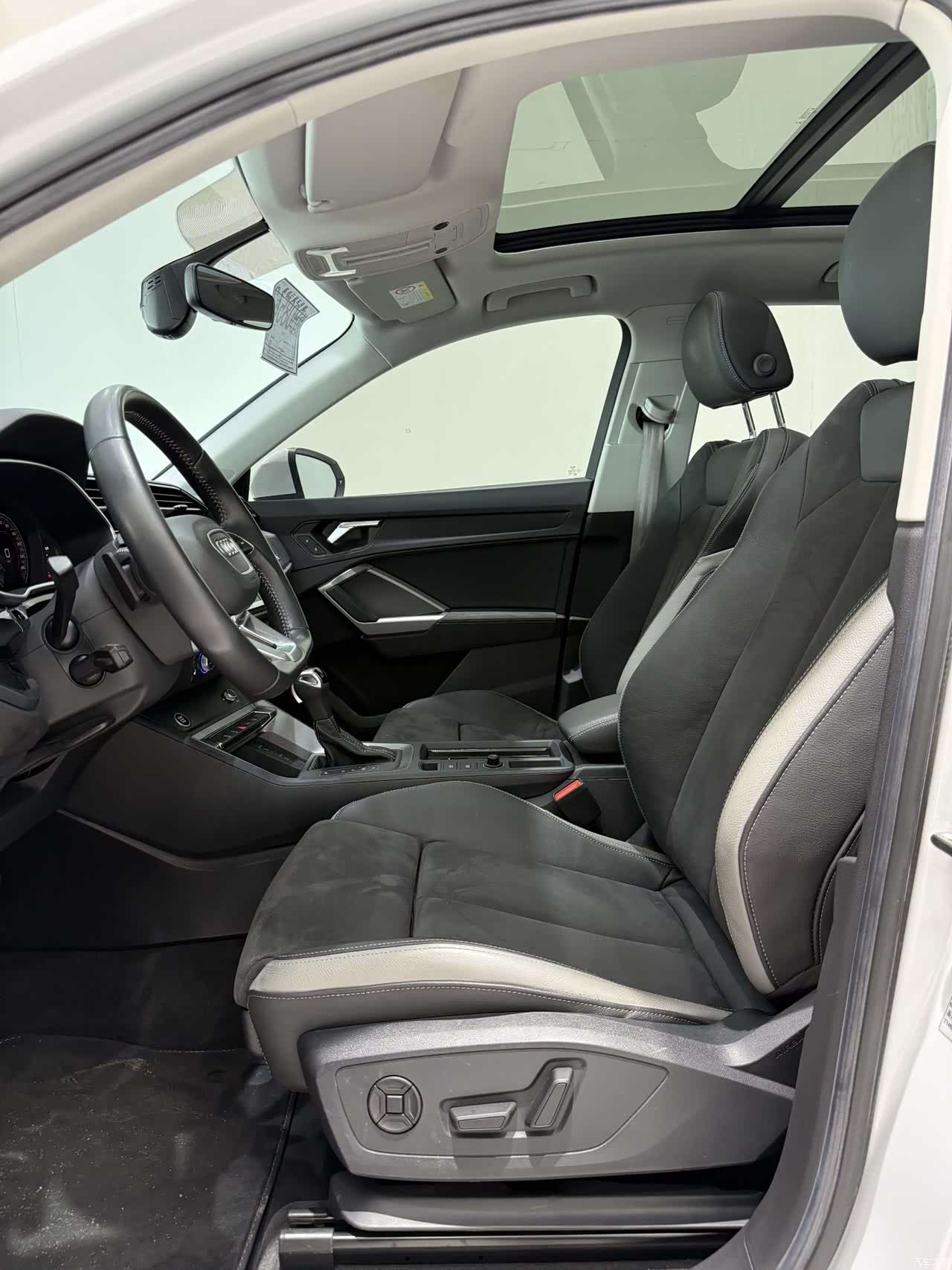 Audi Q3, 2022 12
