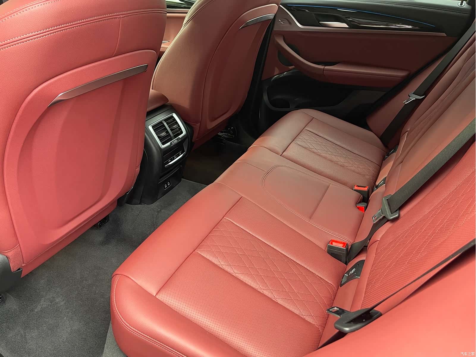 BMW iX3, 2024 10