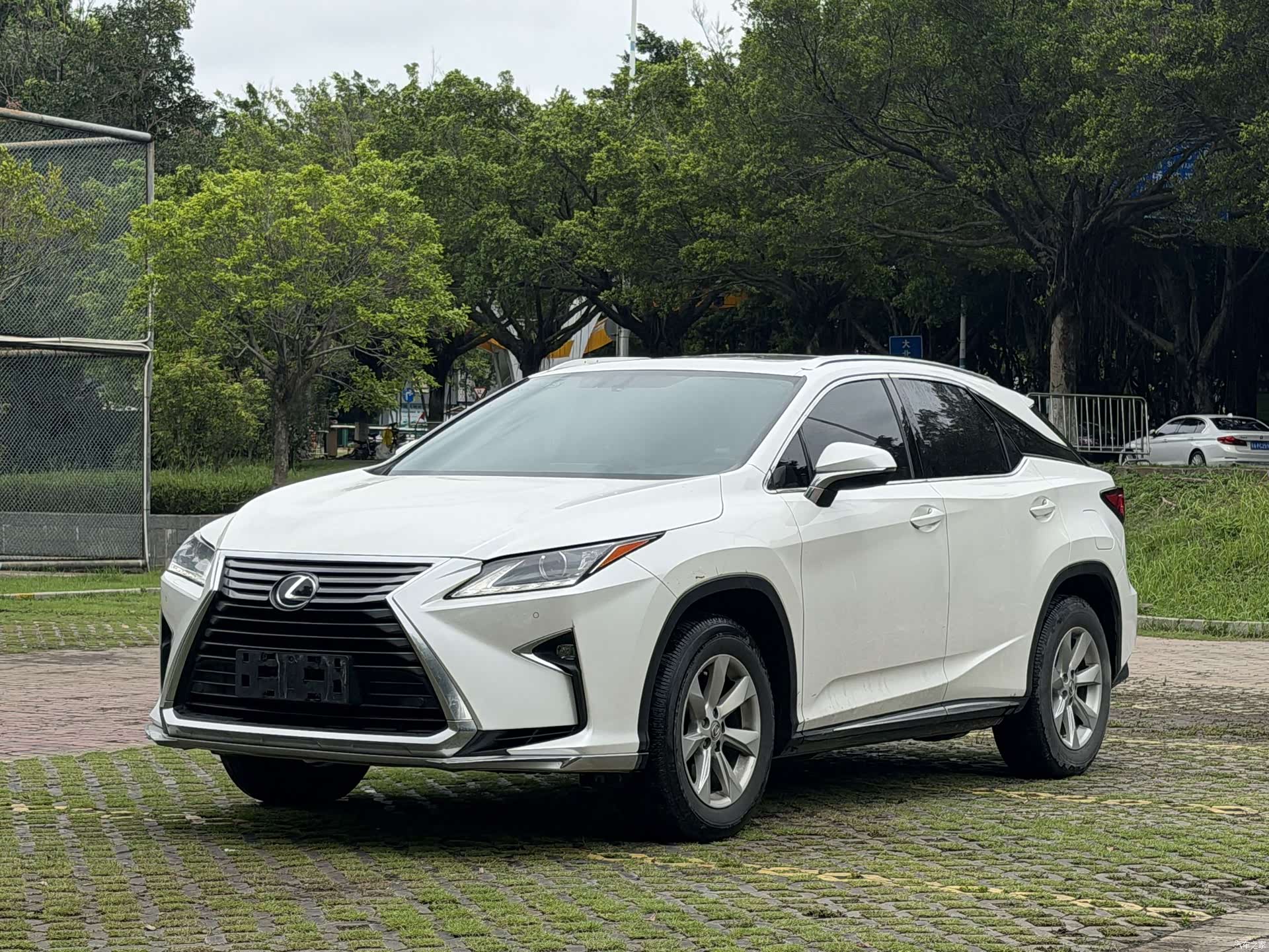 Lexus RX, 2016 1