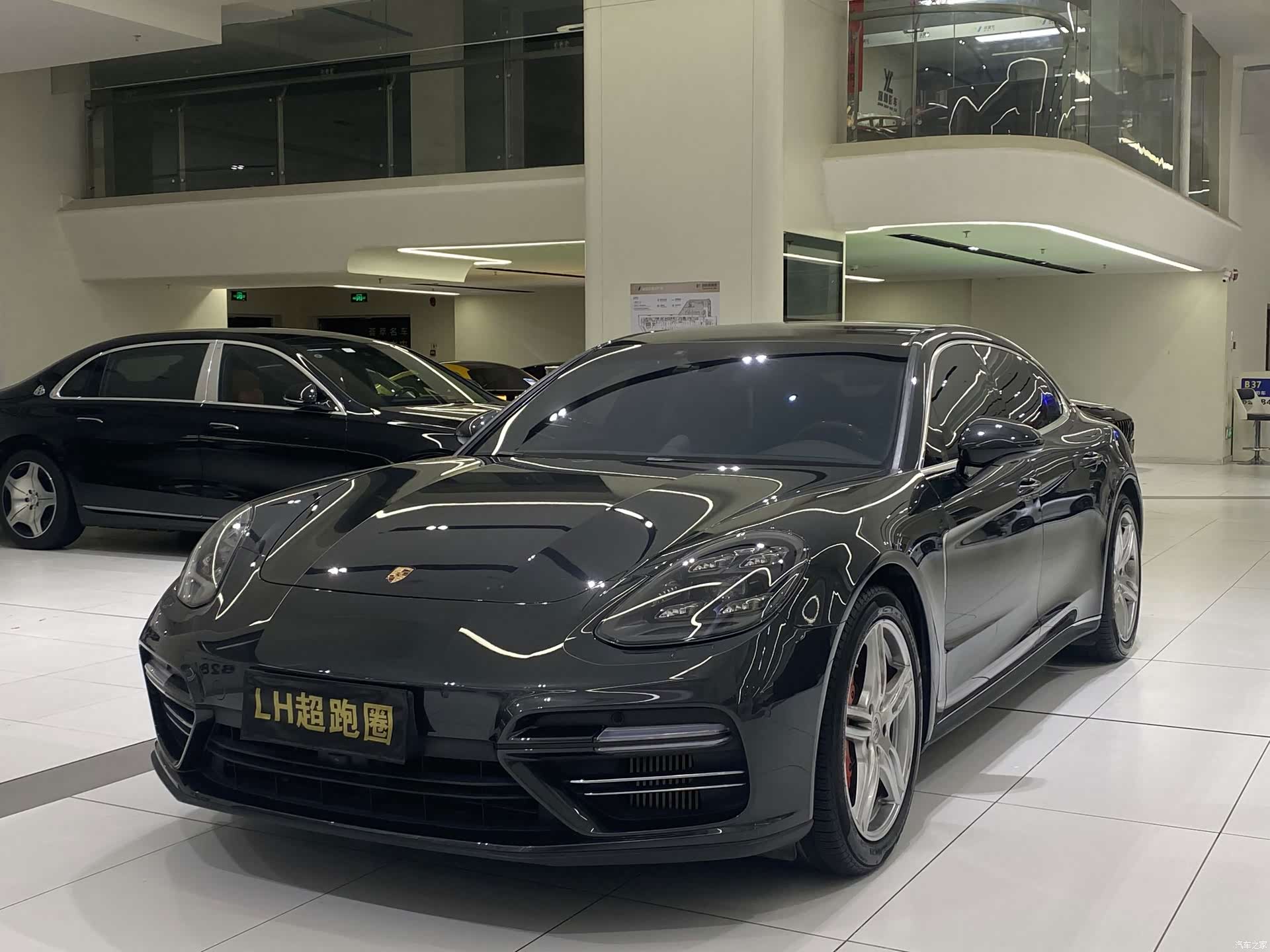 Porsche Panamera, 2017 1