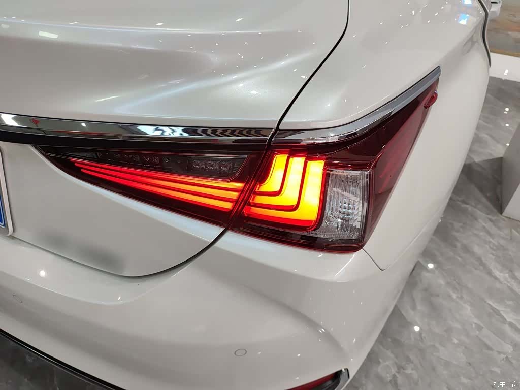 Lexus ES, 2024 24