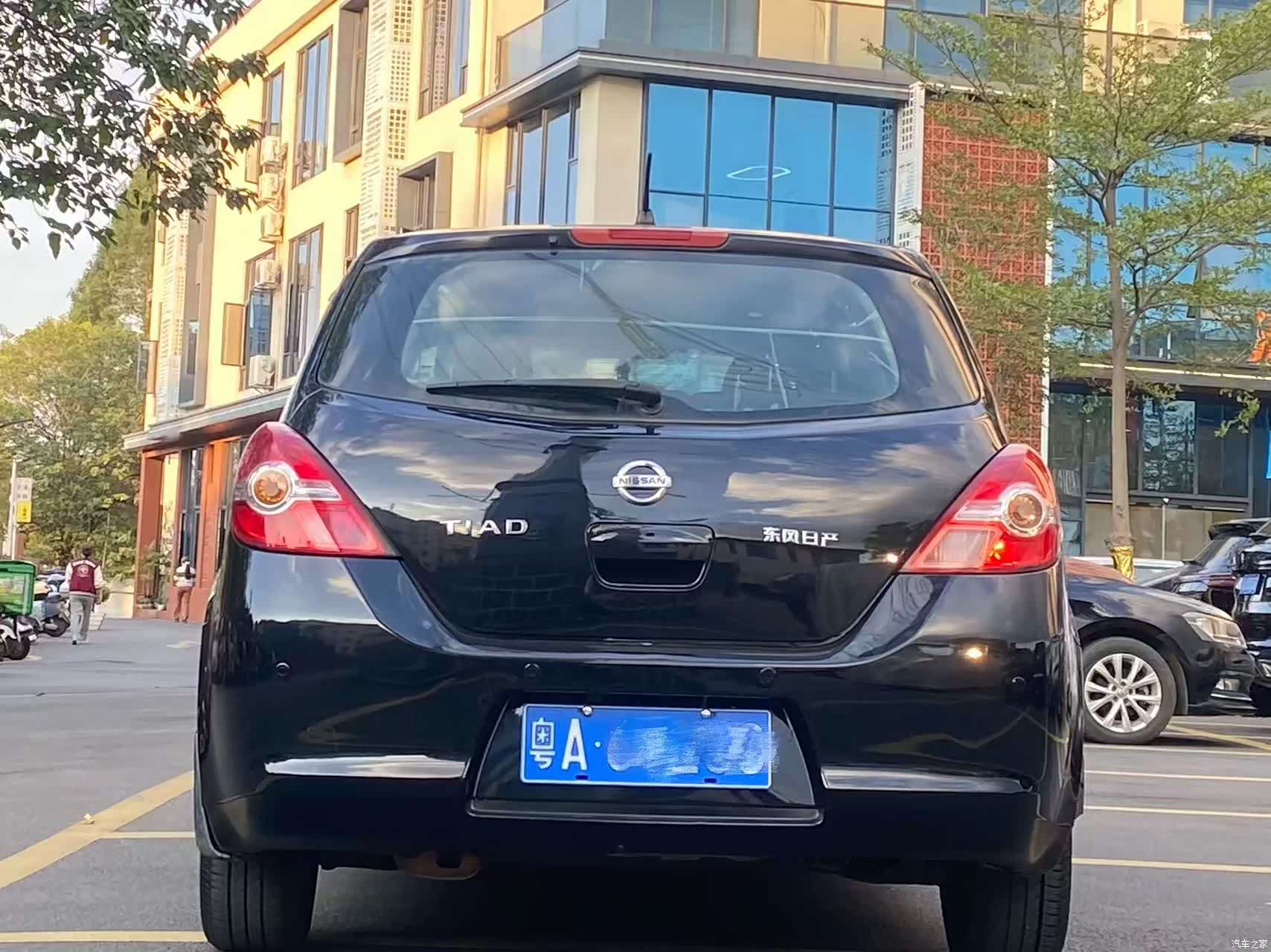 Nissan Tiida, 2010 все фото