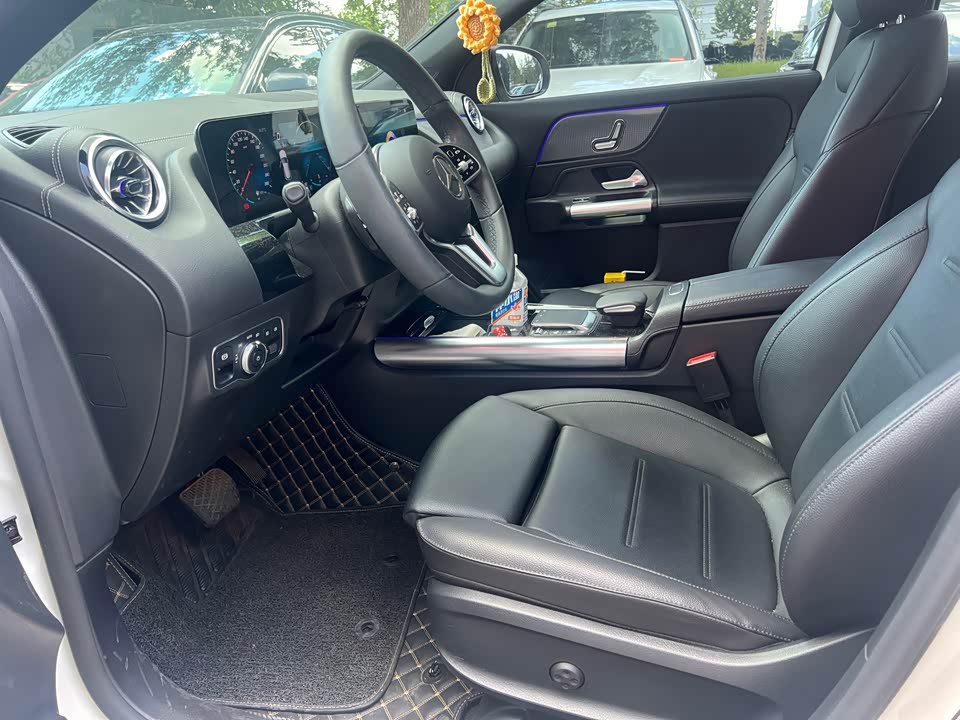 Mercedes-Benz GLA Mercedes-Benz GLA