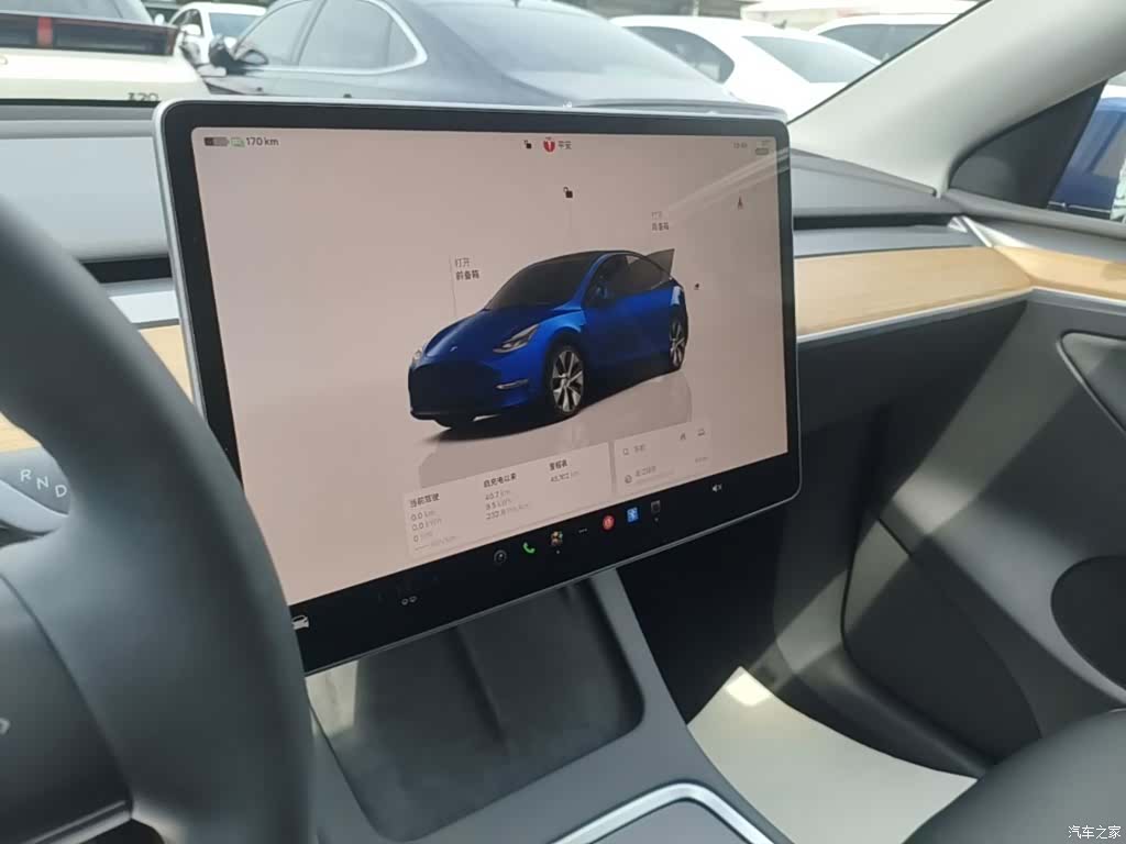 Tesla Model Y, 2022 13