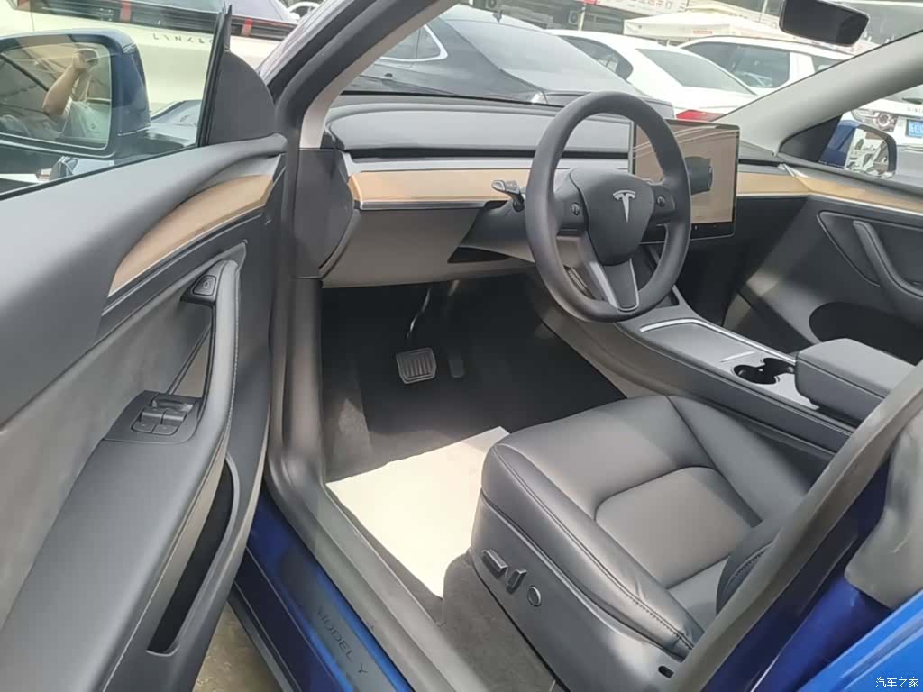 Tesla Model Y, 2022 16