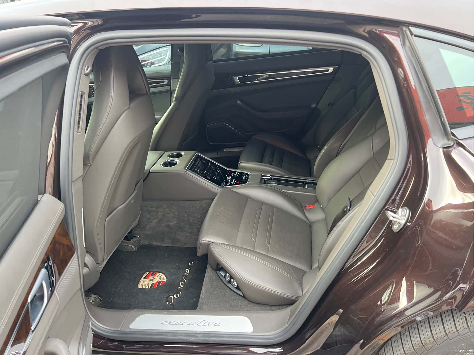 Porsche Panamera, 2018 11