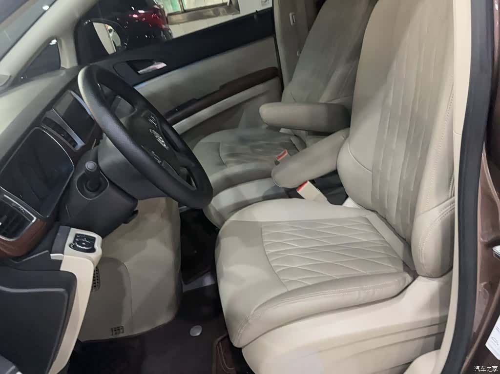 Buick GL8, 2020 10