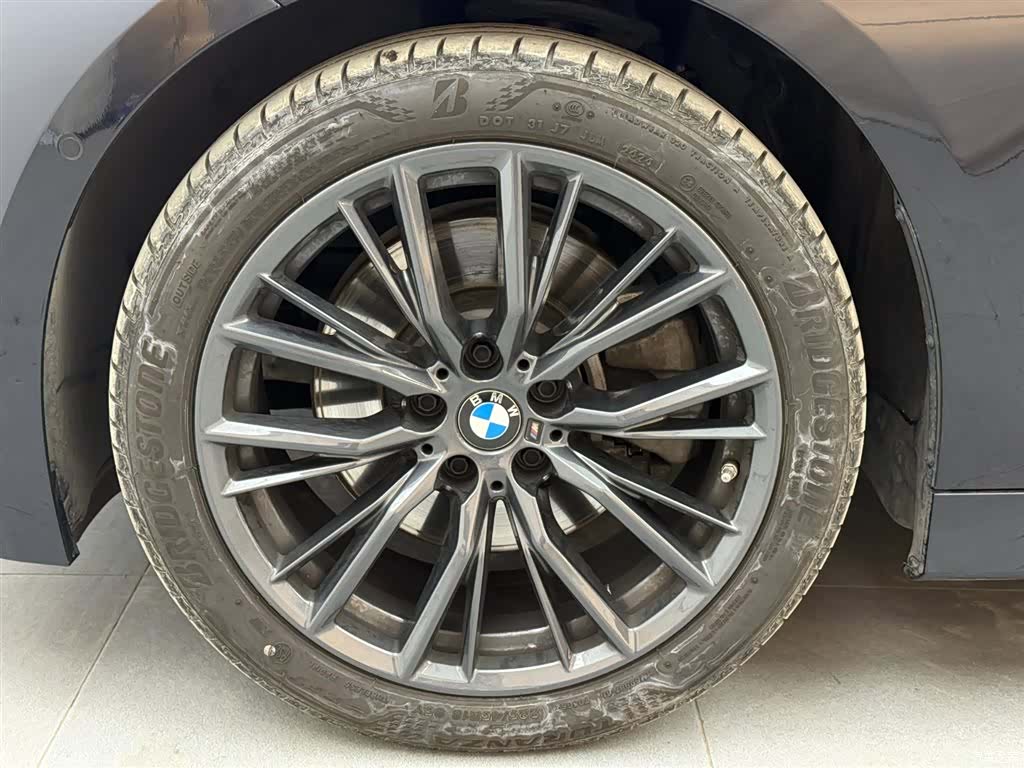 BMW 3 Series, 2025 17