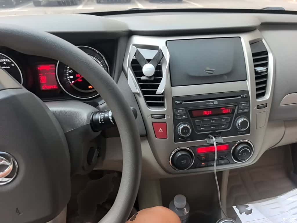 DongFeng A60, 2015 10