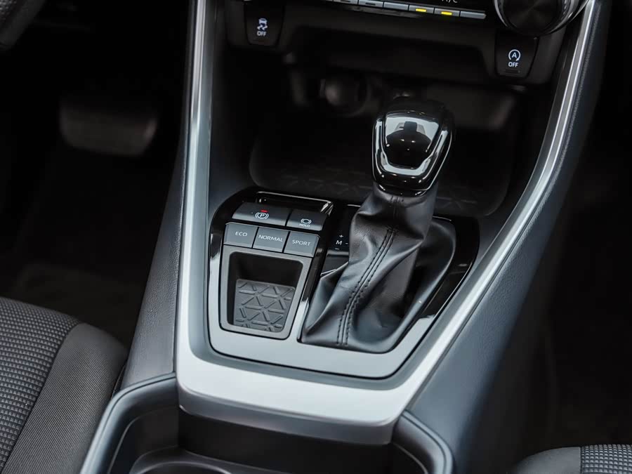 Toyota RAV4 2025, фото 13
