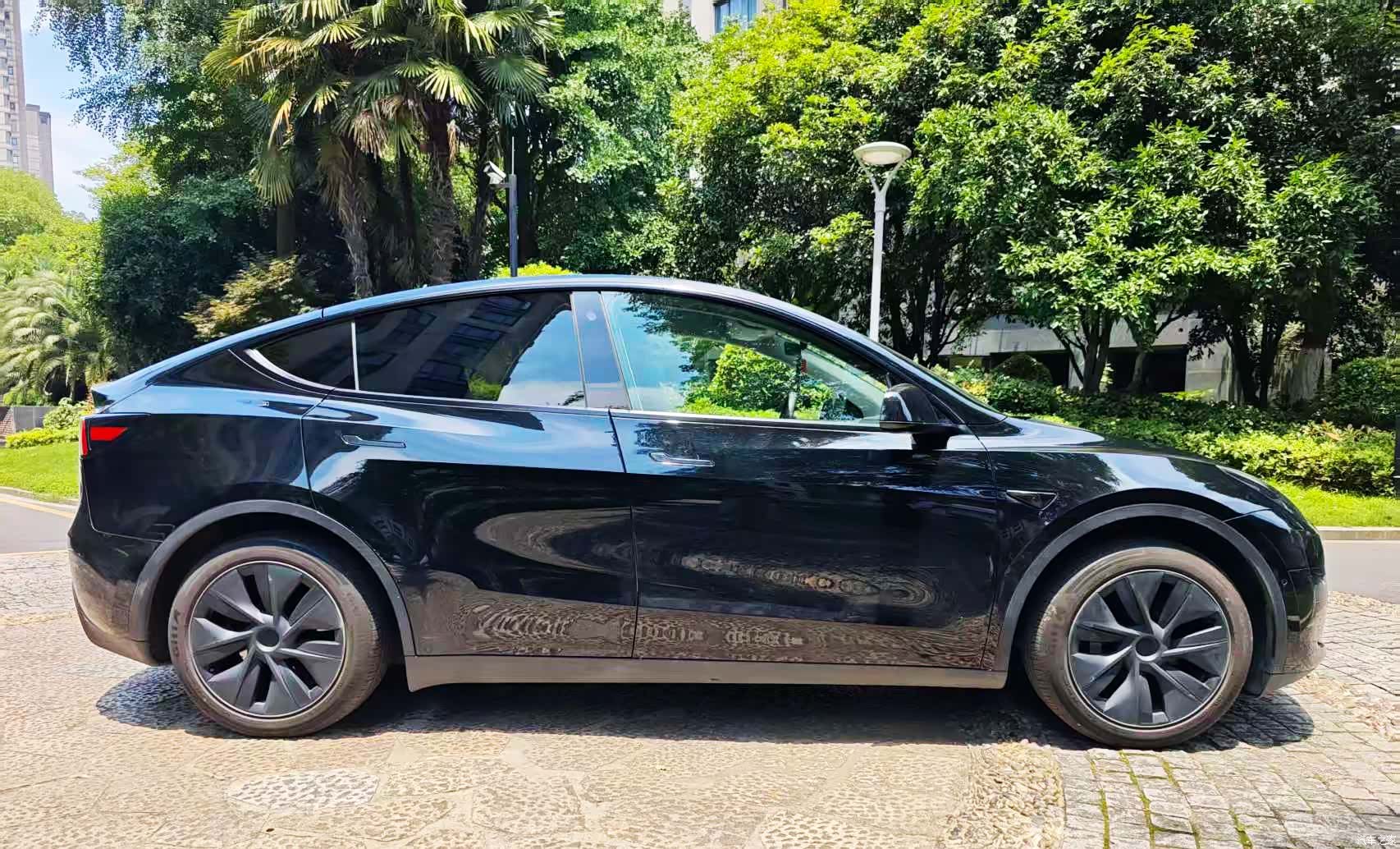 Tesla Model Y, 2024 все фото