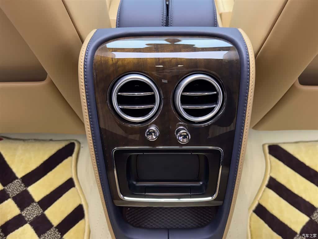 Bentley Flying Spur, 2019 11