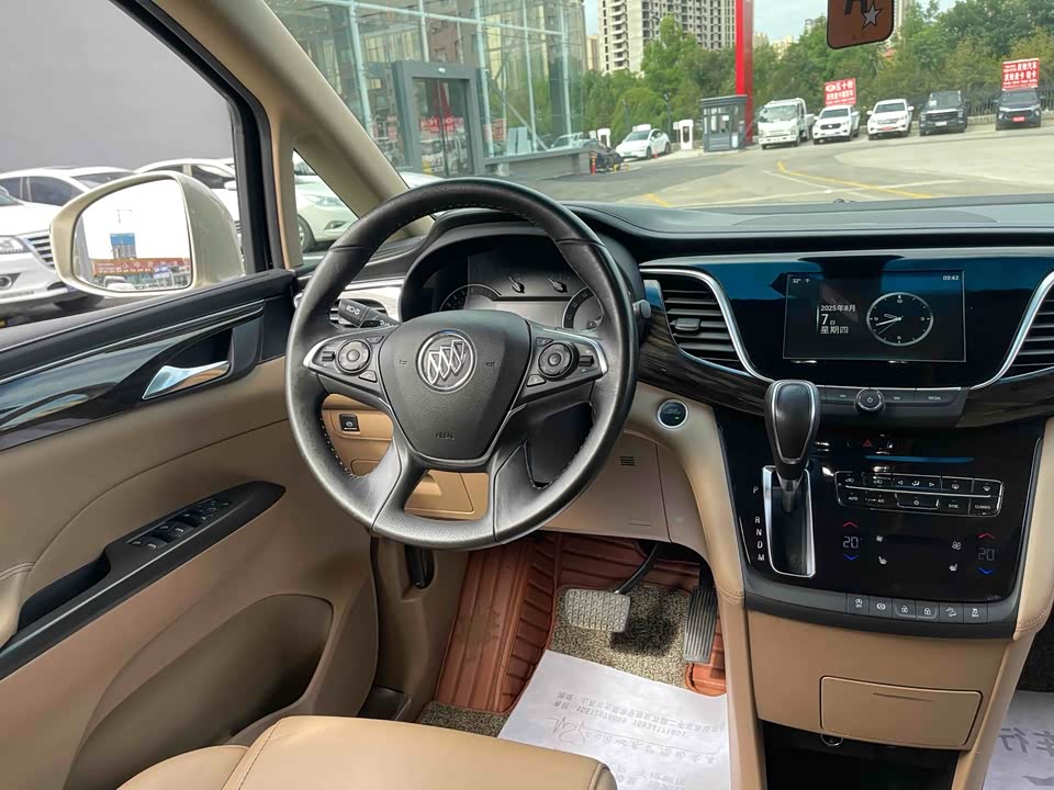 Buick GL8
