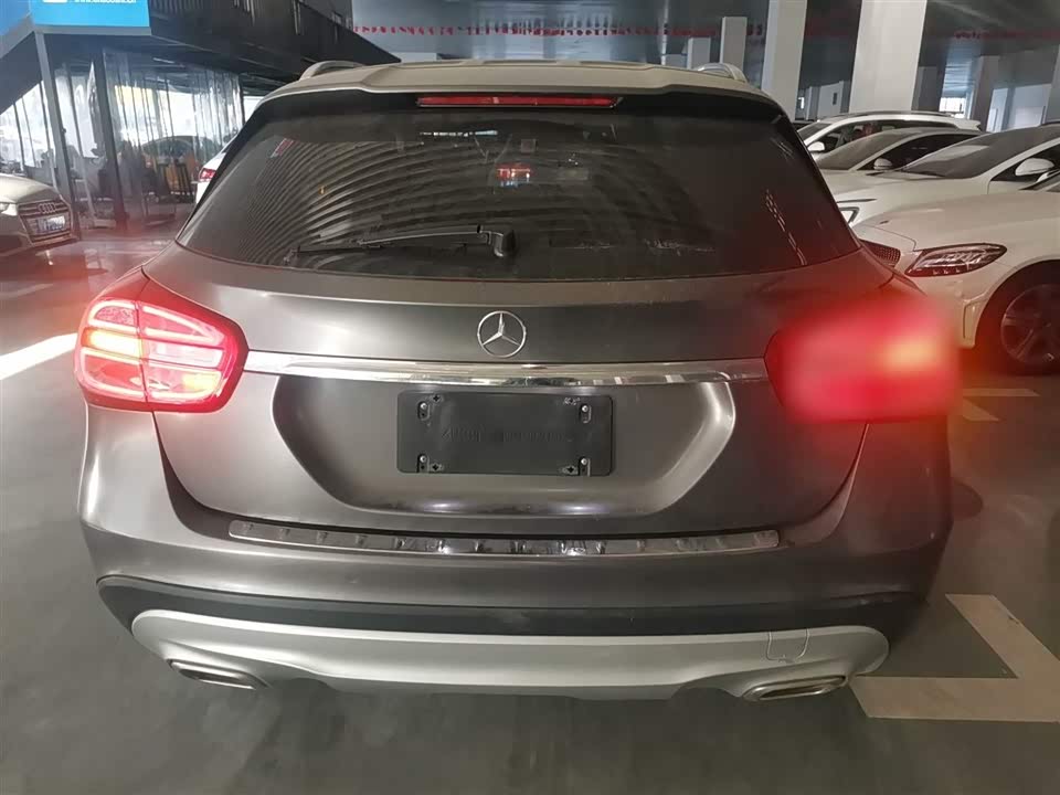Mercedes-Benz GLA