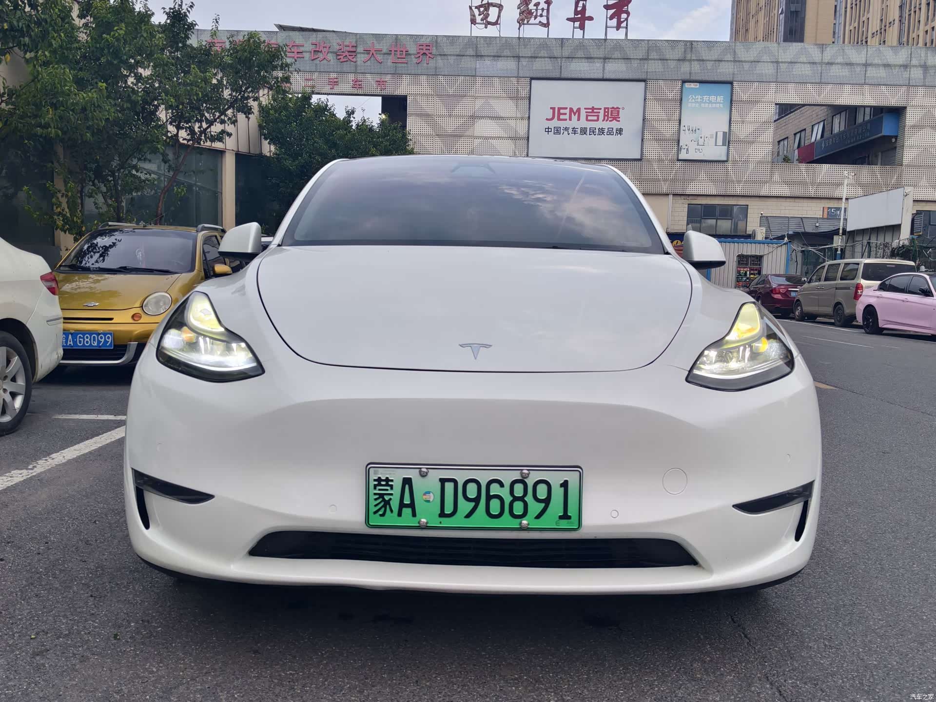 Tesla Model Y, 2022 3