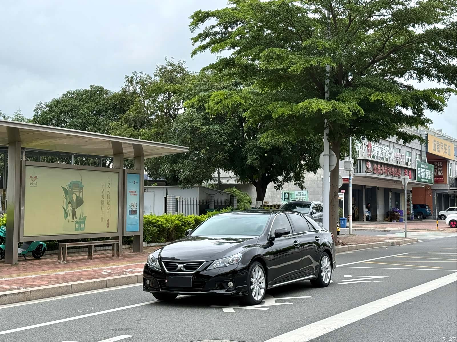 Toyota 2.5V, 2012 1