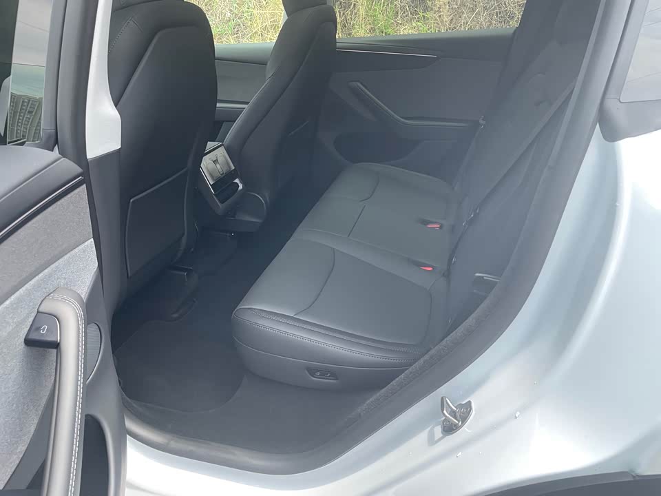 Tesla Model Y Tesla Model Y
