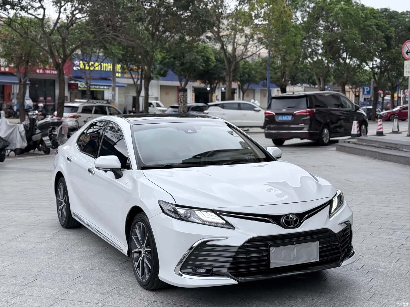 Toyota Camry, 2024 3
