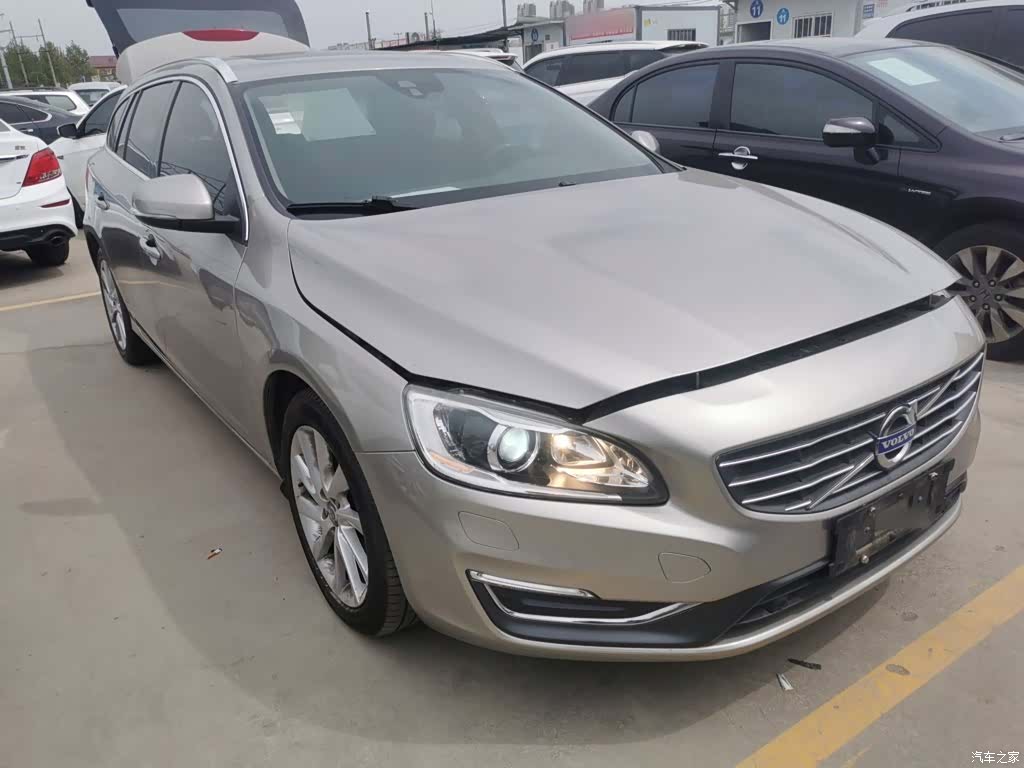 Volvo V60, 2015 4