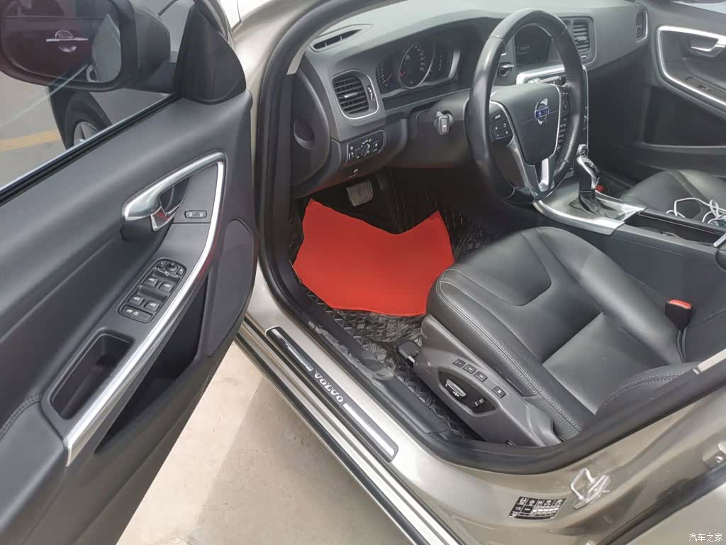 Volvo V60, 2015 16