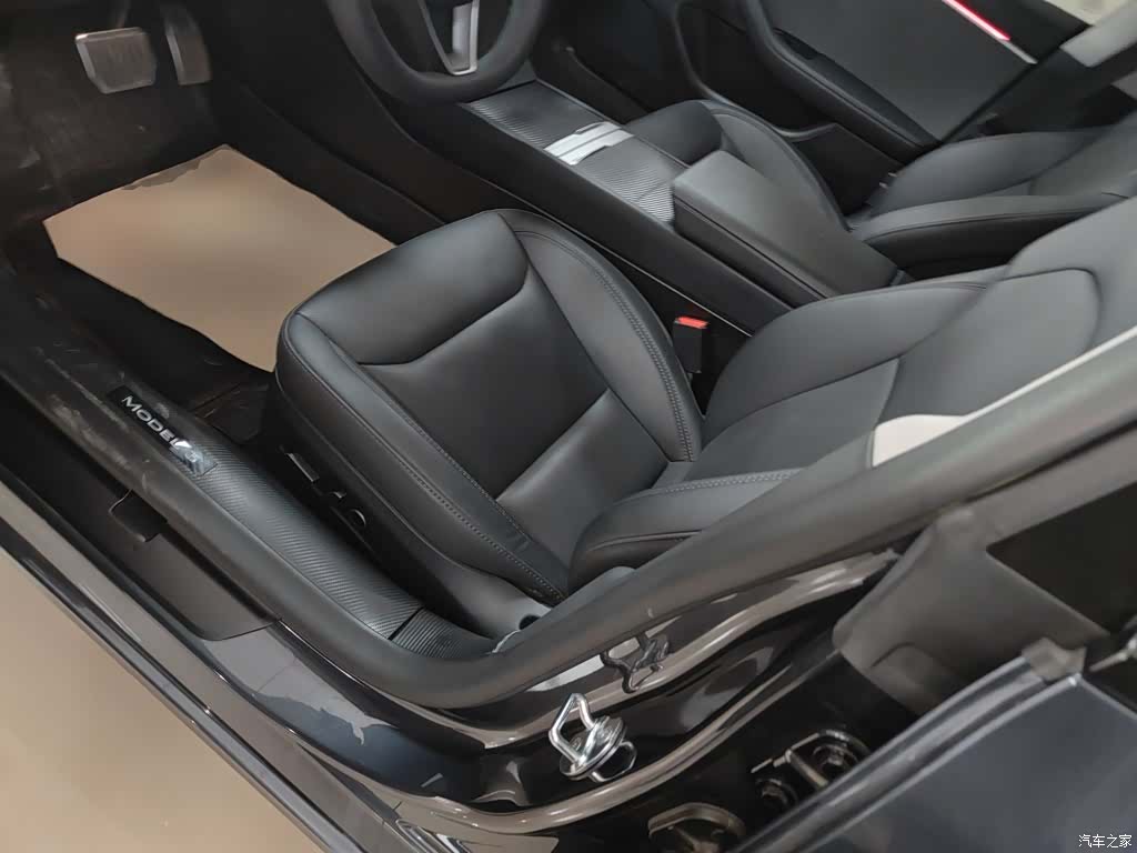 Tesla Model 3, 2025 15