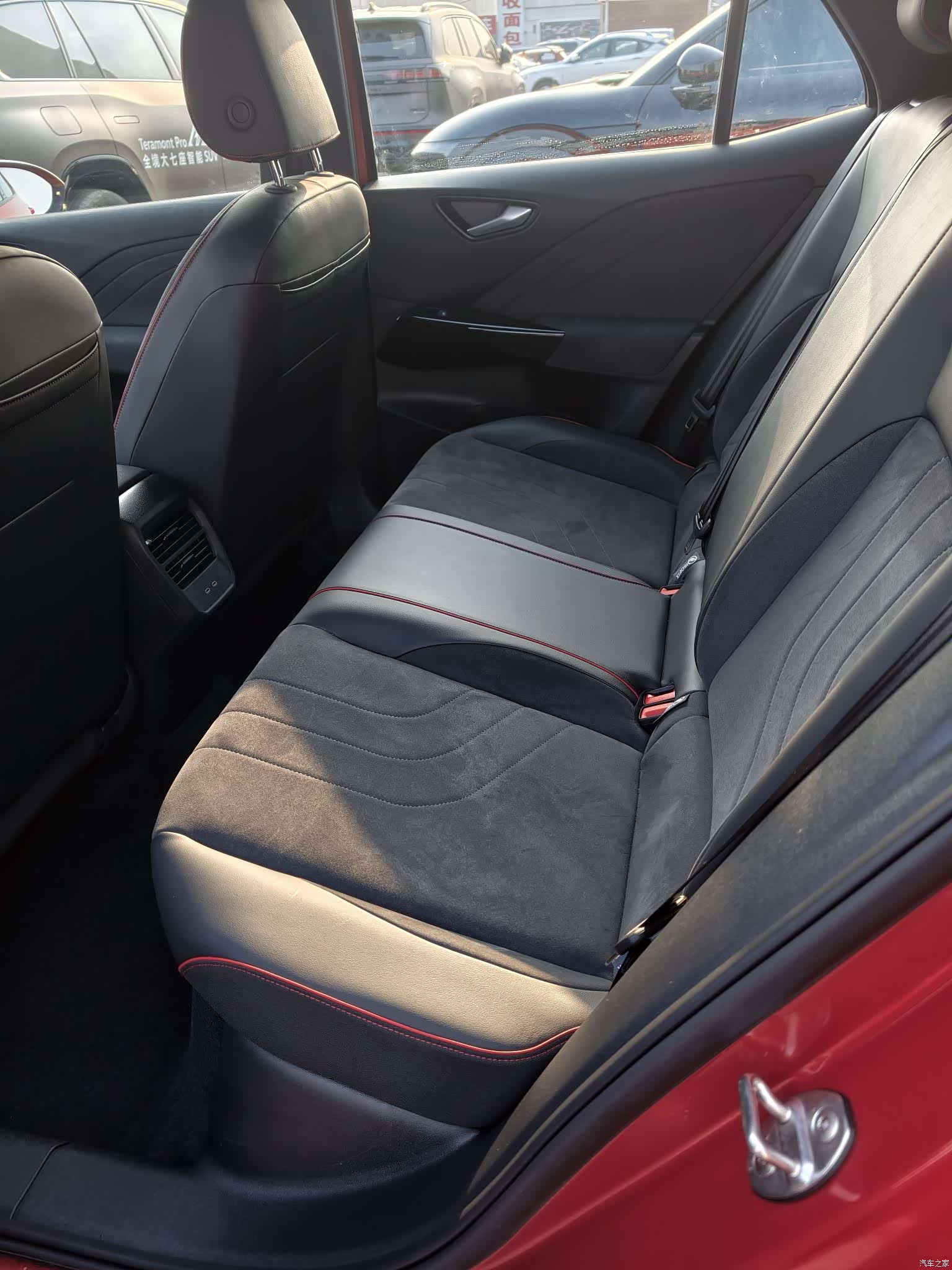 Volkswagen ID.3, 2025 все фото