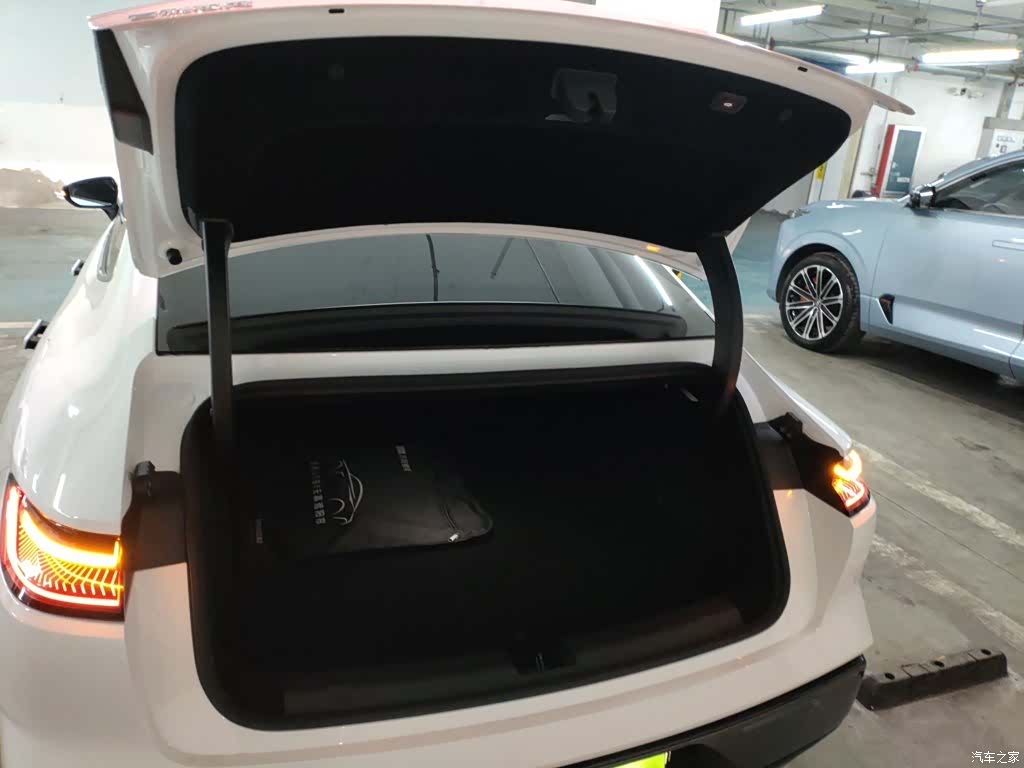 Geely 8, 2025 15