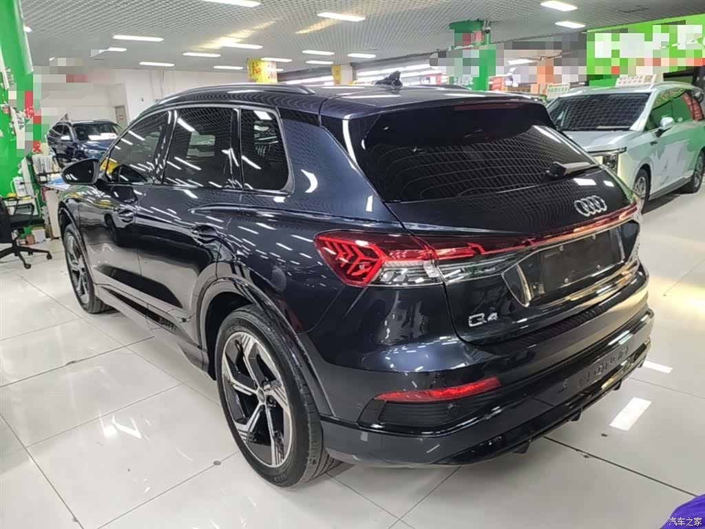Audi Q4 e-tron, 2023 все фото