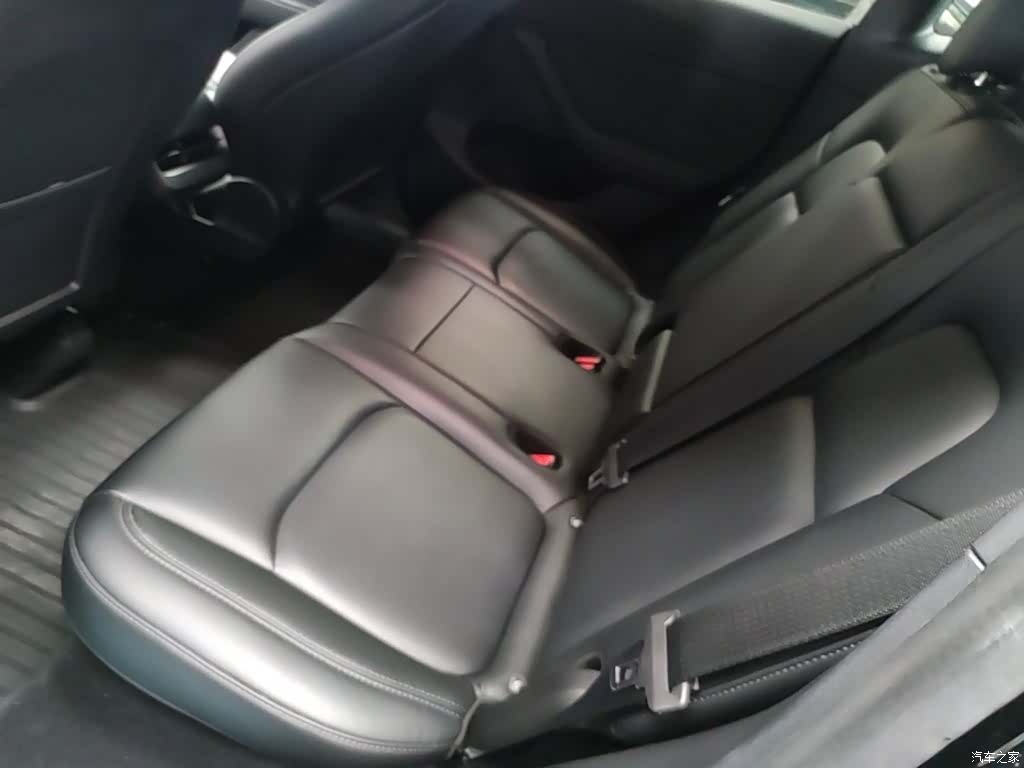 Tesla Model Y, 2023 17