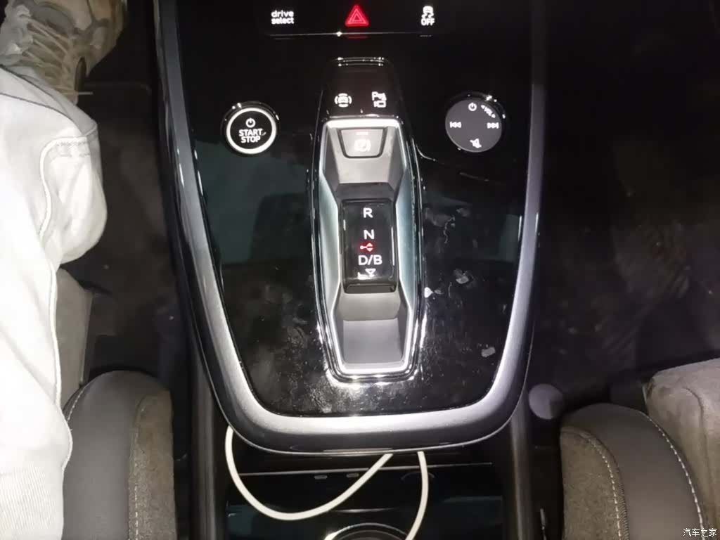 Audi Q4 e-tron, 2023 14
