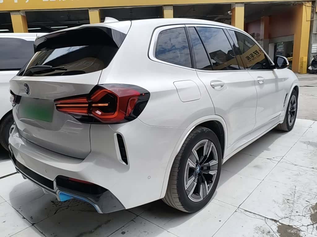 BMW iX3, 2022 7