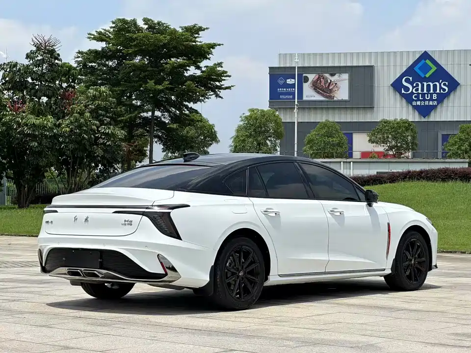 Hongqi H6
