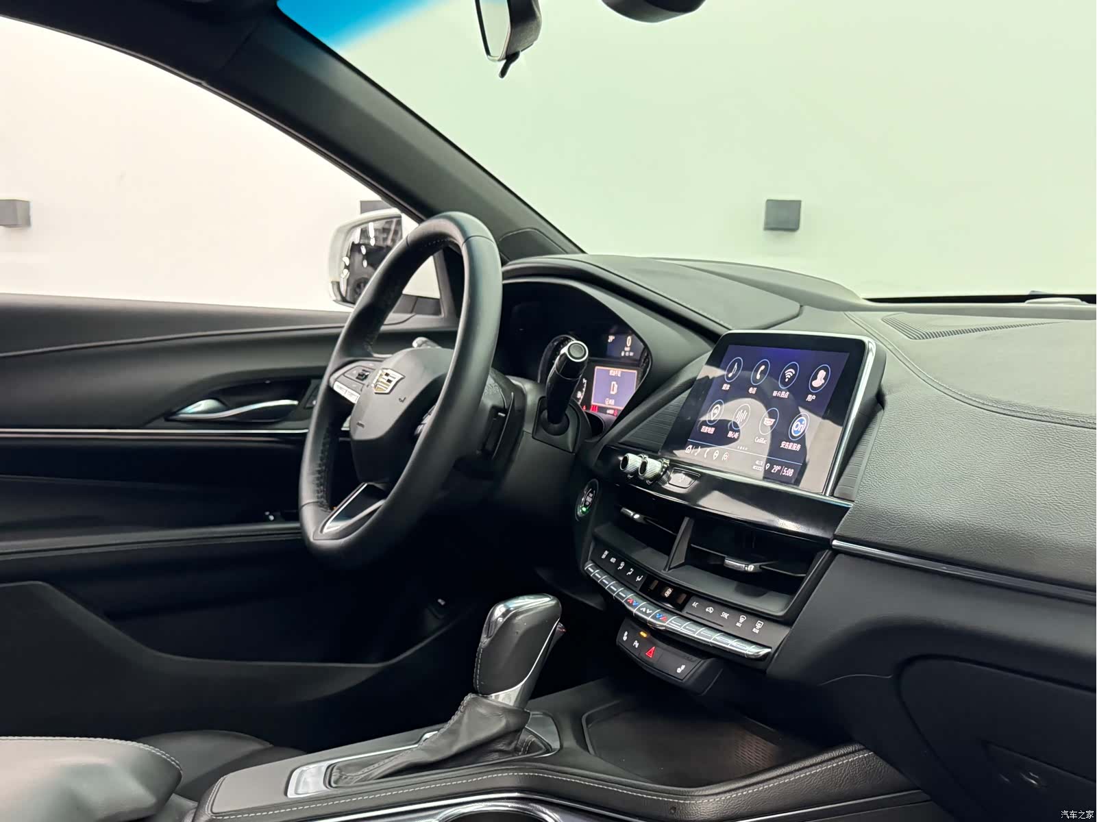 Cadillac CT4, 2022 11