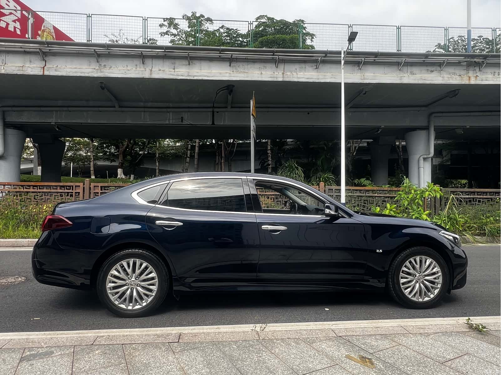 Infiniti Q70, 2016 11