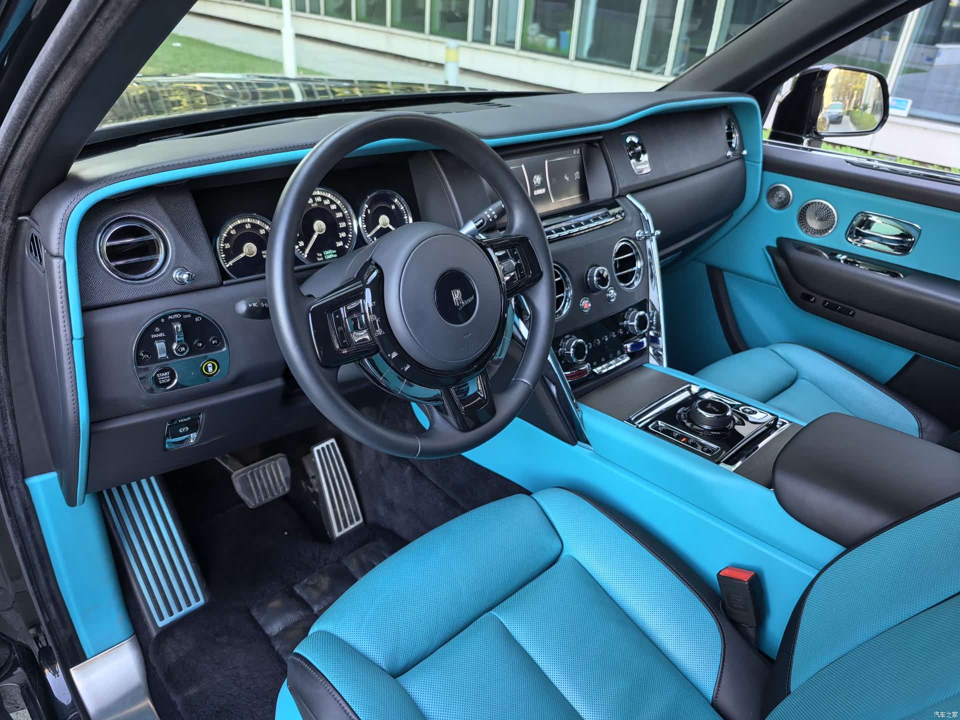 Rolls-Royce Cullinan, 2022 10