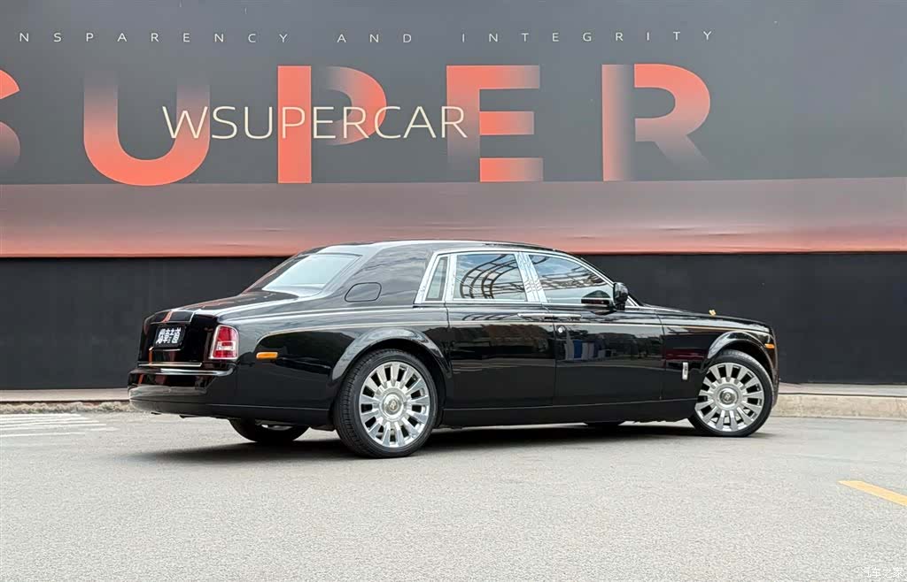 Rolls-Royce Phantom, 2012 3