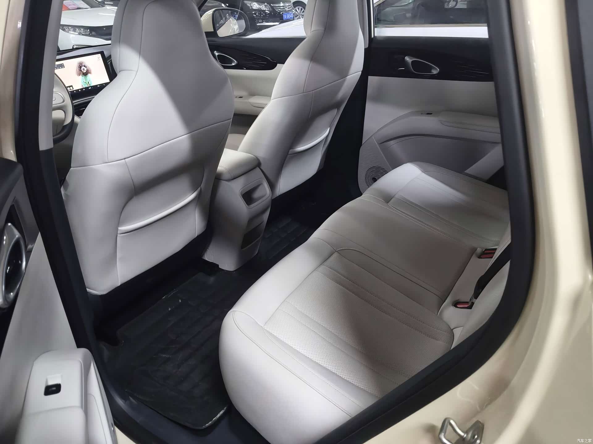 Geely Xingyuan, 2025 17