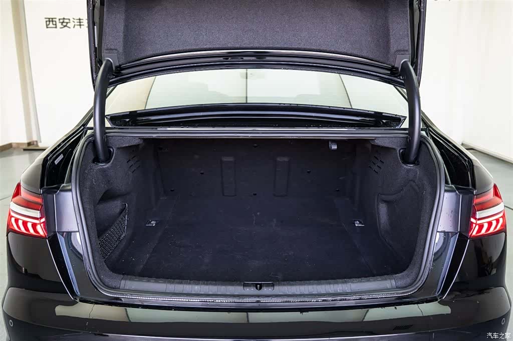 Audi A6L, 2021 9