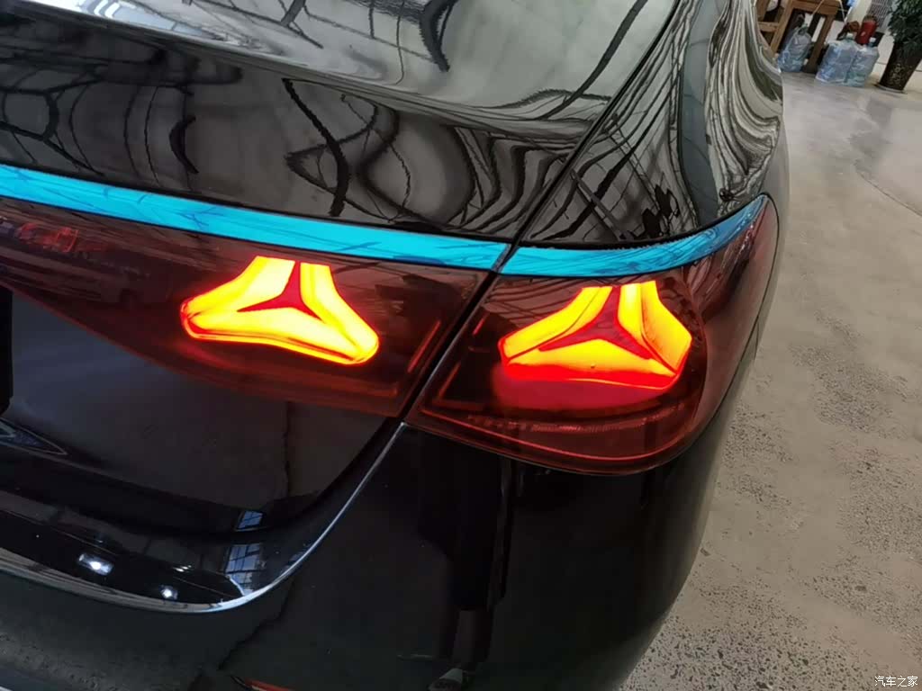 Mercedes-Benz E-Class, 2024 8