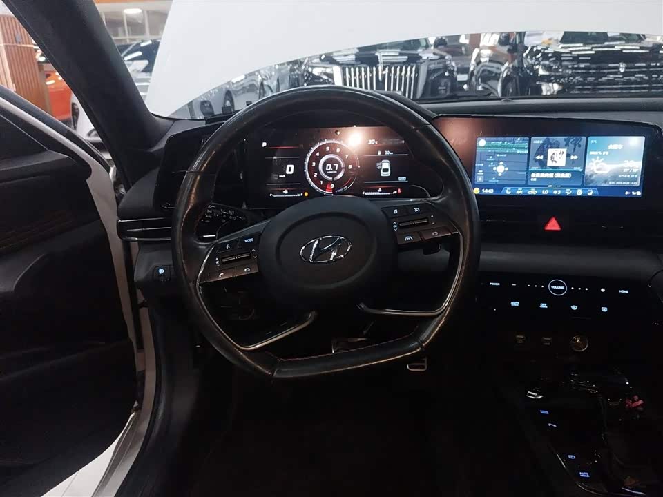 Hyundai Elantra Hyundai Elantra