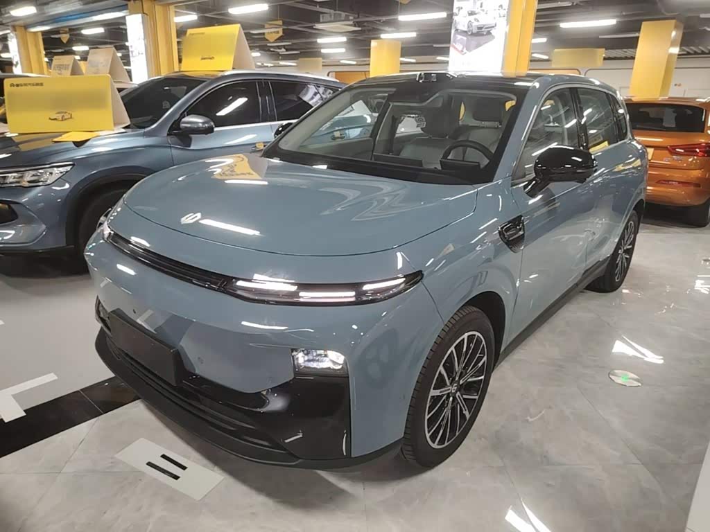 Leapmotor B10