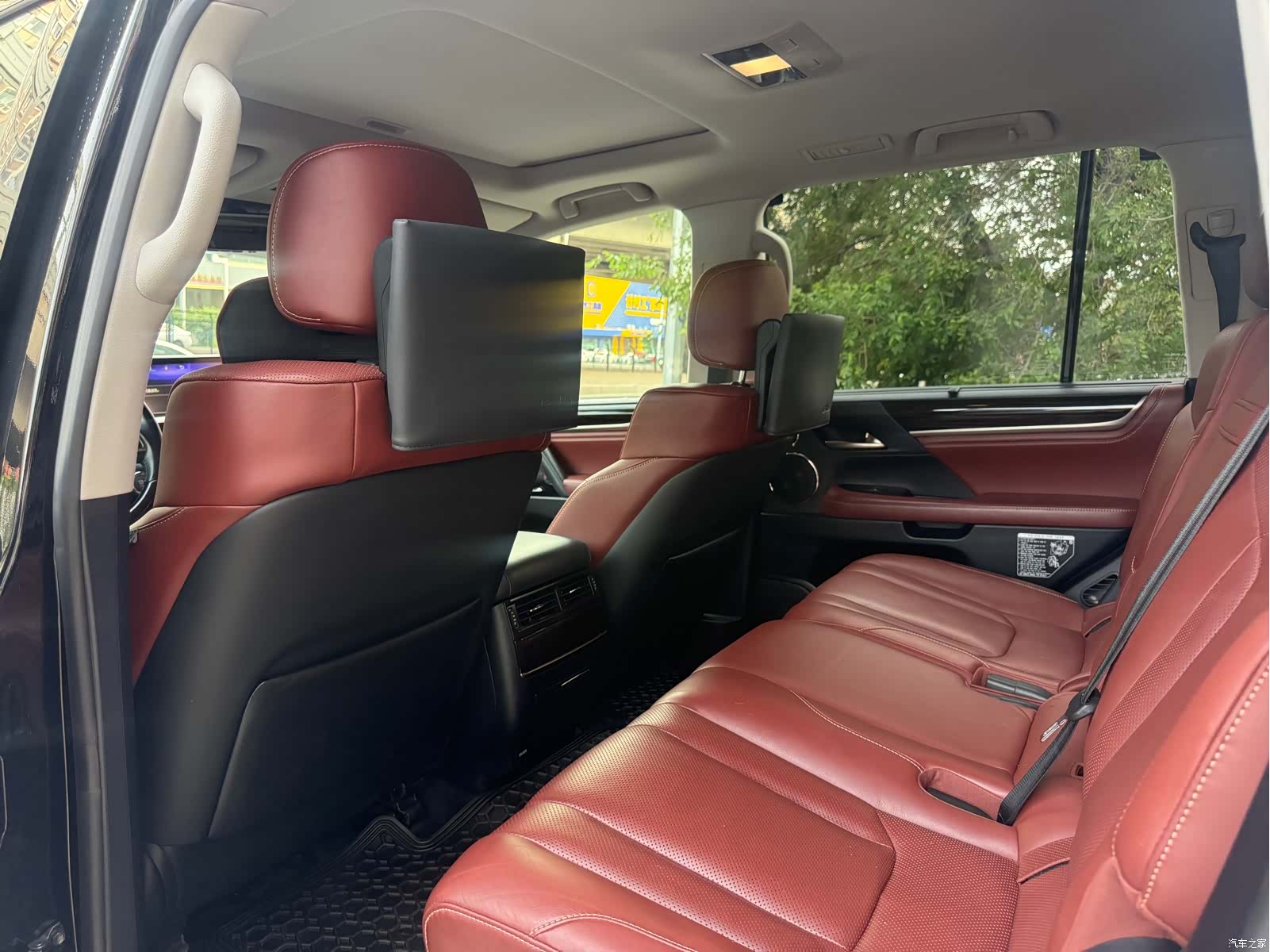 Lexus LX, 2019 10