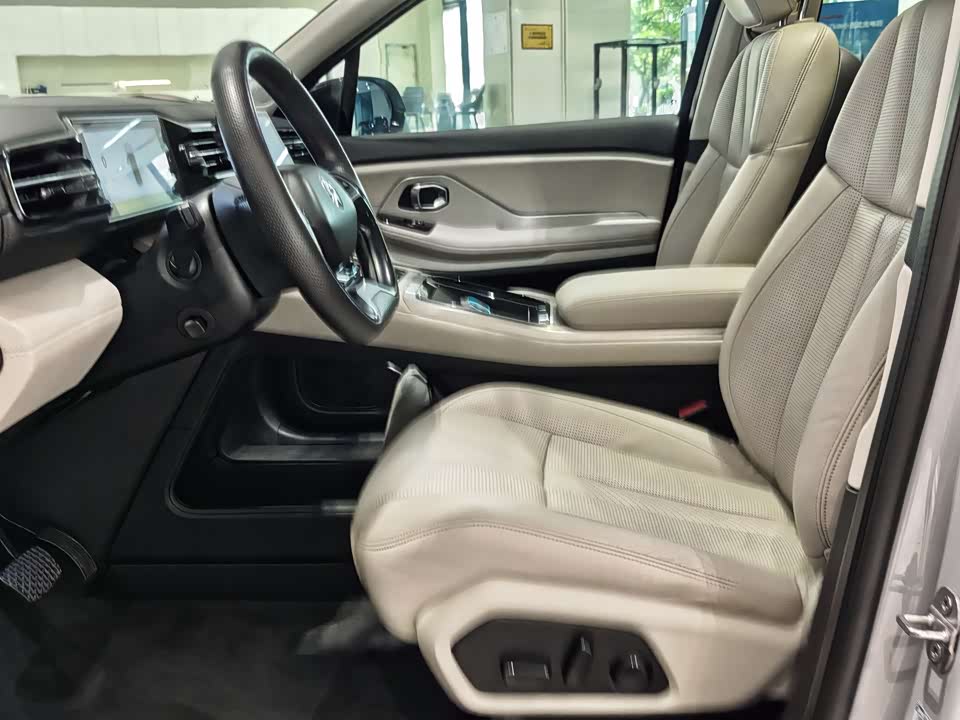 NIO ES8