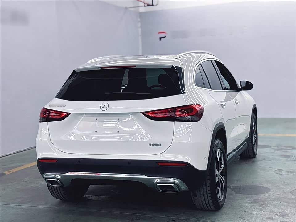 Mercedes-Benz GLA Mercedes-Benz GLA