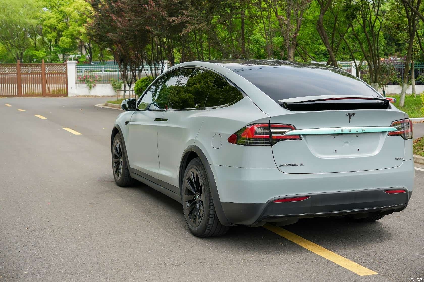 Tesla Model X, 2017 7