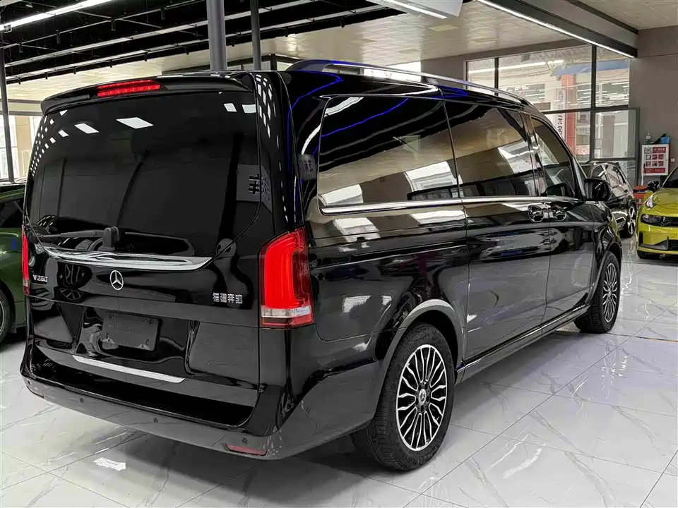 Mercedes-Benz V-class