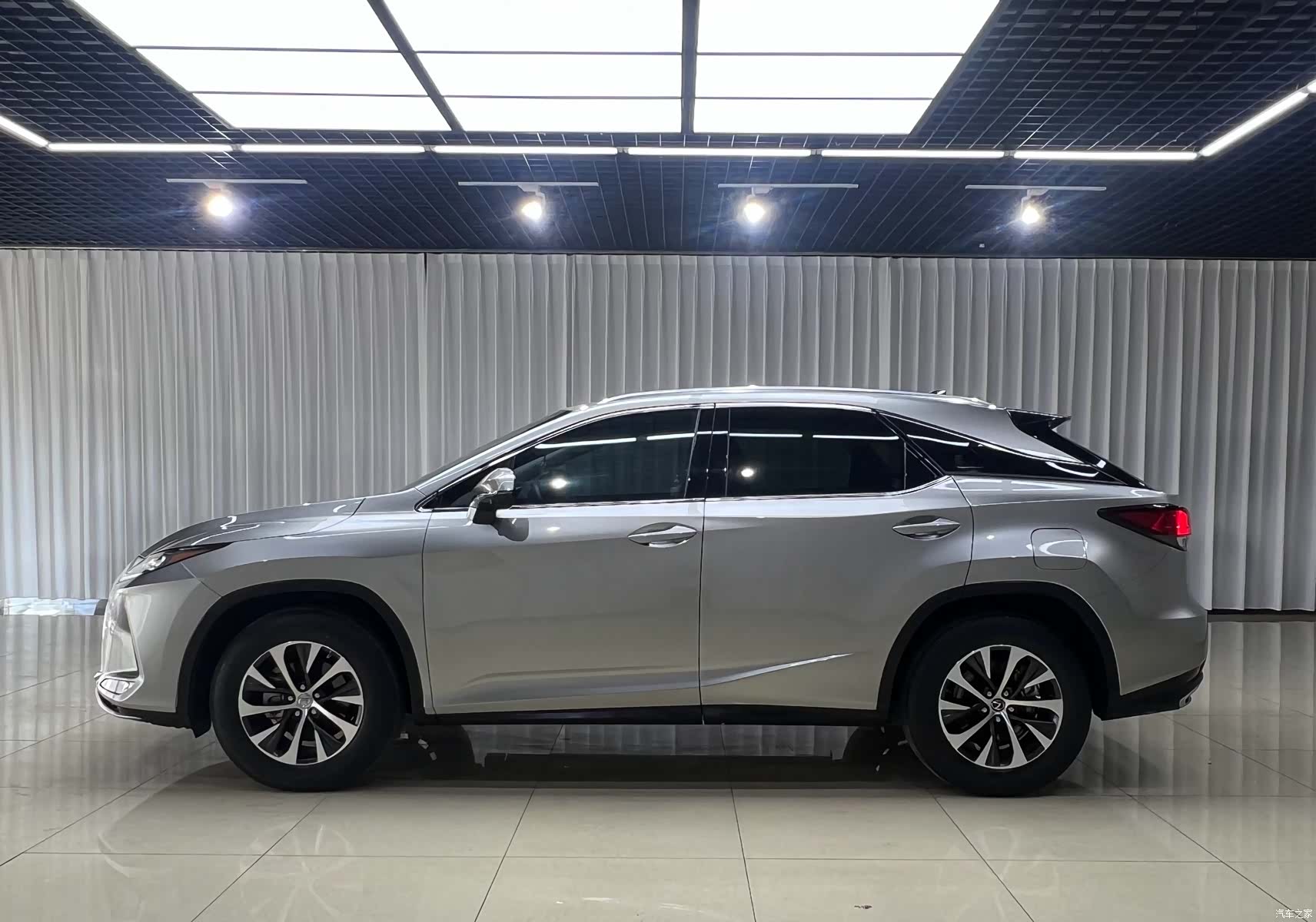 Lexus RX, 2019 3